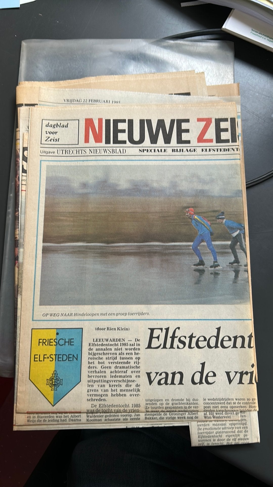 Diverse krantenartikeken over de elfstedentocht van 1985., Ophalen of Verzenden, Zo goed als nieuw
