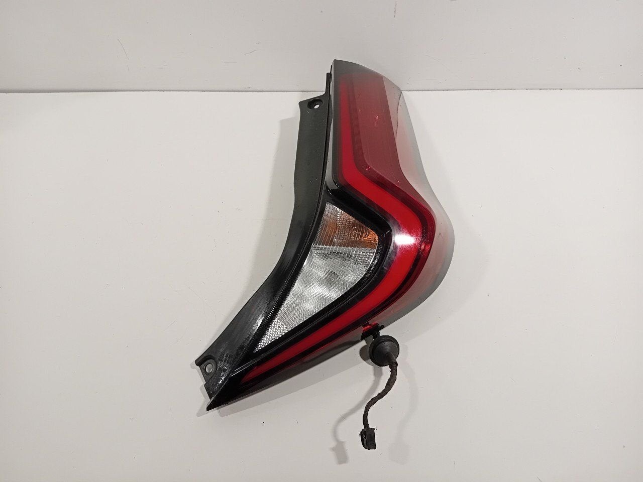 Achterlicht carrosserie rechts Toyota Aygo, Onderdelen@venauto.nl, Van der Ven Autorecycling B.V., Gebruikt, Ettenseweg 76, 4706 PB Roosendaal, The Netherlands