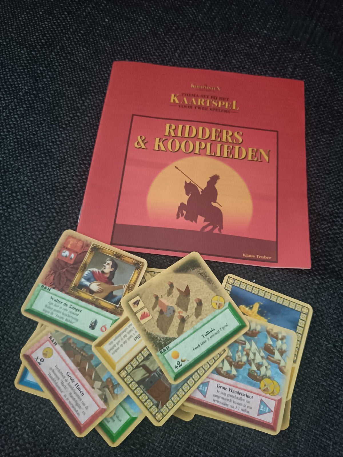 Kolonisten van Catan Kaartspel: Ridders & Kooplieden, Hobby en Vrije tijd, Gezelschapsspellen | Kaartspellen, Zo goed als nieuw