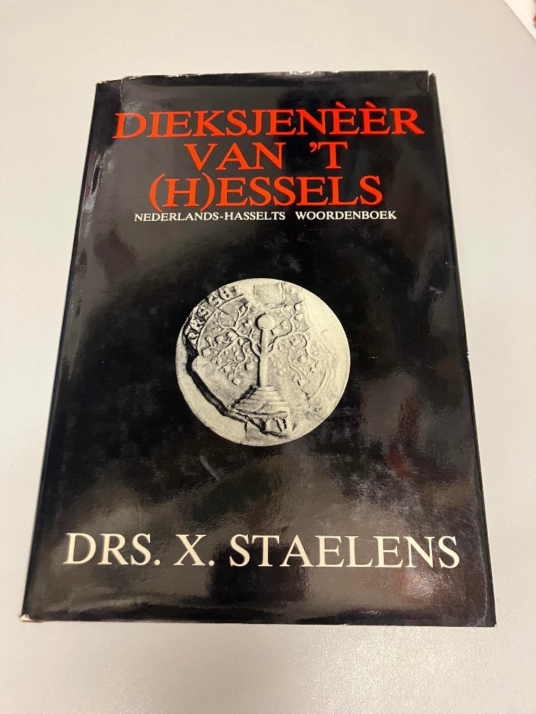 Dieksjeneer van t Hessels NL Hasseltes woordenboek, Ophalen of Verzenden, Gelezen
