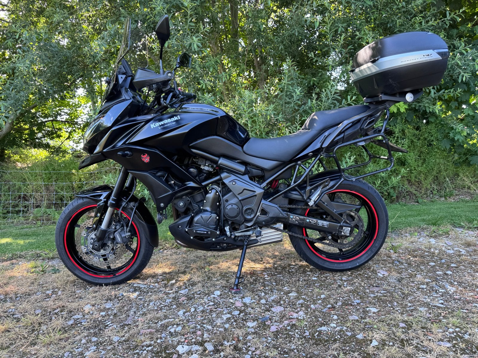 Kawasaki Versys 650 - Zwart, Topkoffer, Valbeugels, Motoren, 2 cilinders, Gebruikt, Particulier, Meer dan 35 kW