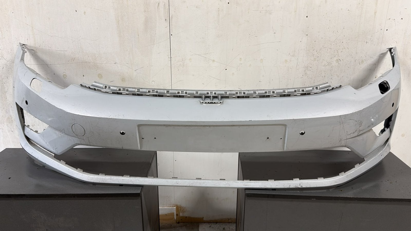 Voorbumper Volkswagen Golf Sportsvan – Origineel, Auto-onderdelen, Ophalen of Verzenden, Voor, Volkswagen, Bumper