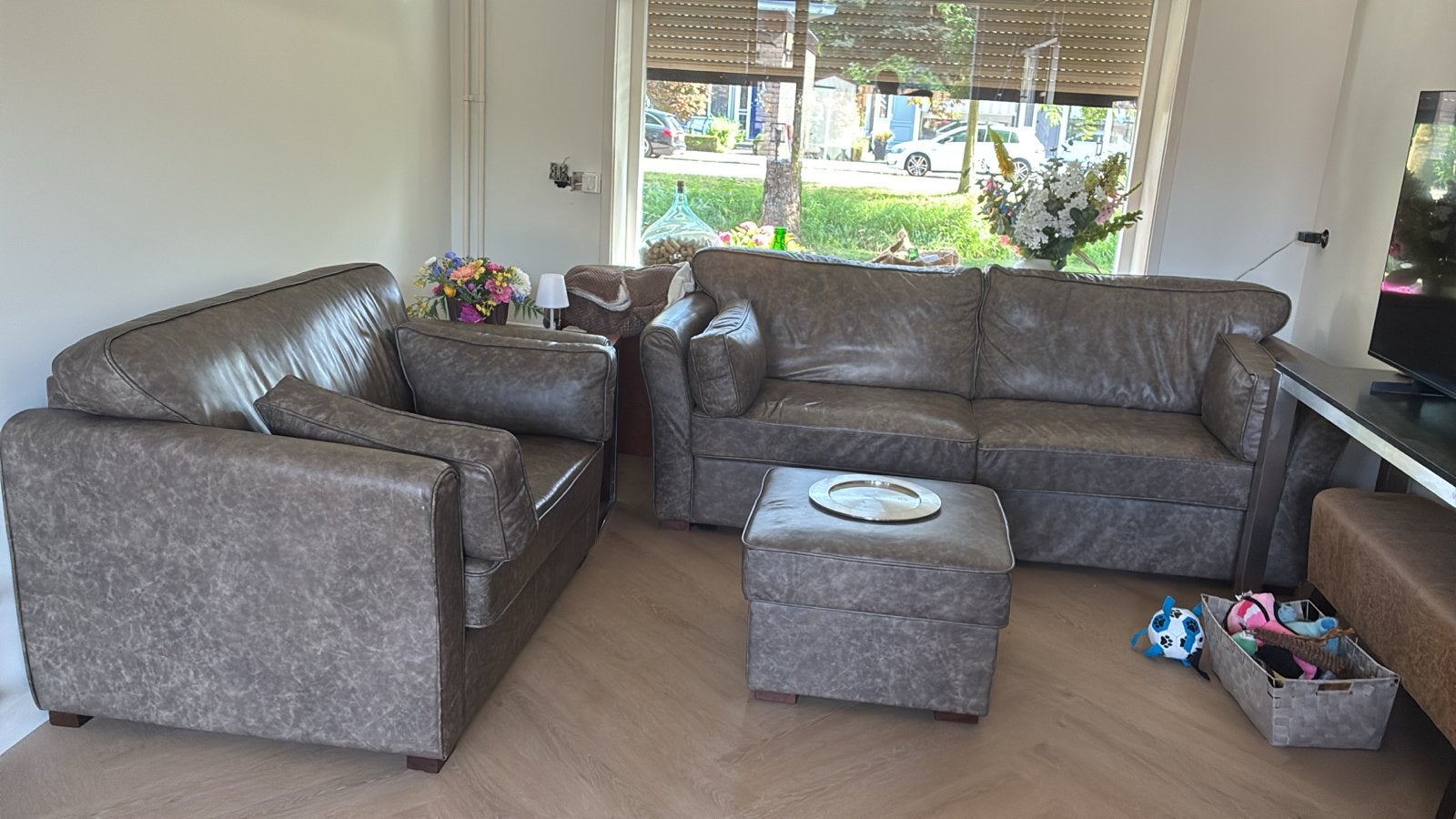 Comfortabele 3-zitsbank, fauteuil en poef - Grijs leer, Ophalen, Gebruikt, Driepersoons, Rechte bank