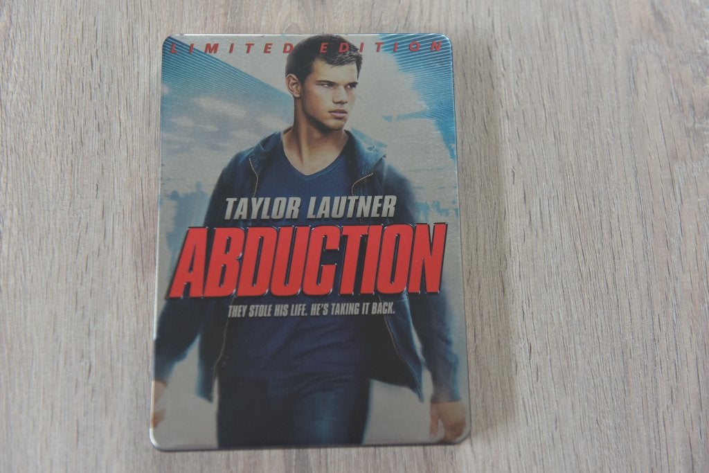 ABDUCTION - LIMITED EDITION STEEL CASE, Engels, Verzenden, Nederlands, Actiethriller
