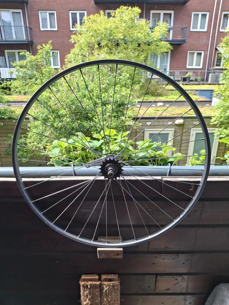 28 inch achterwiel met terugtraprem voor stads/racefiets, Fietsen en Brommers, Fietsonderdelen, Ophalen, Gebruikt, Wiel, Staal