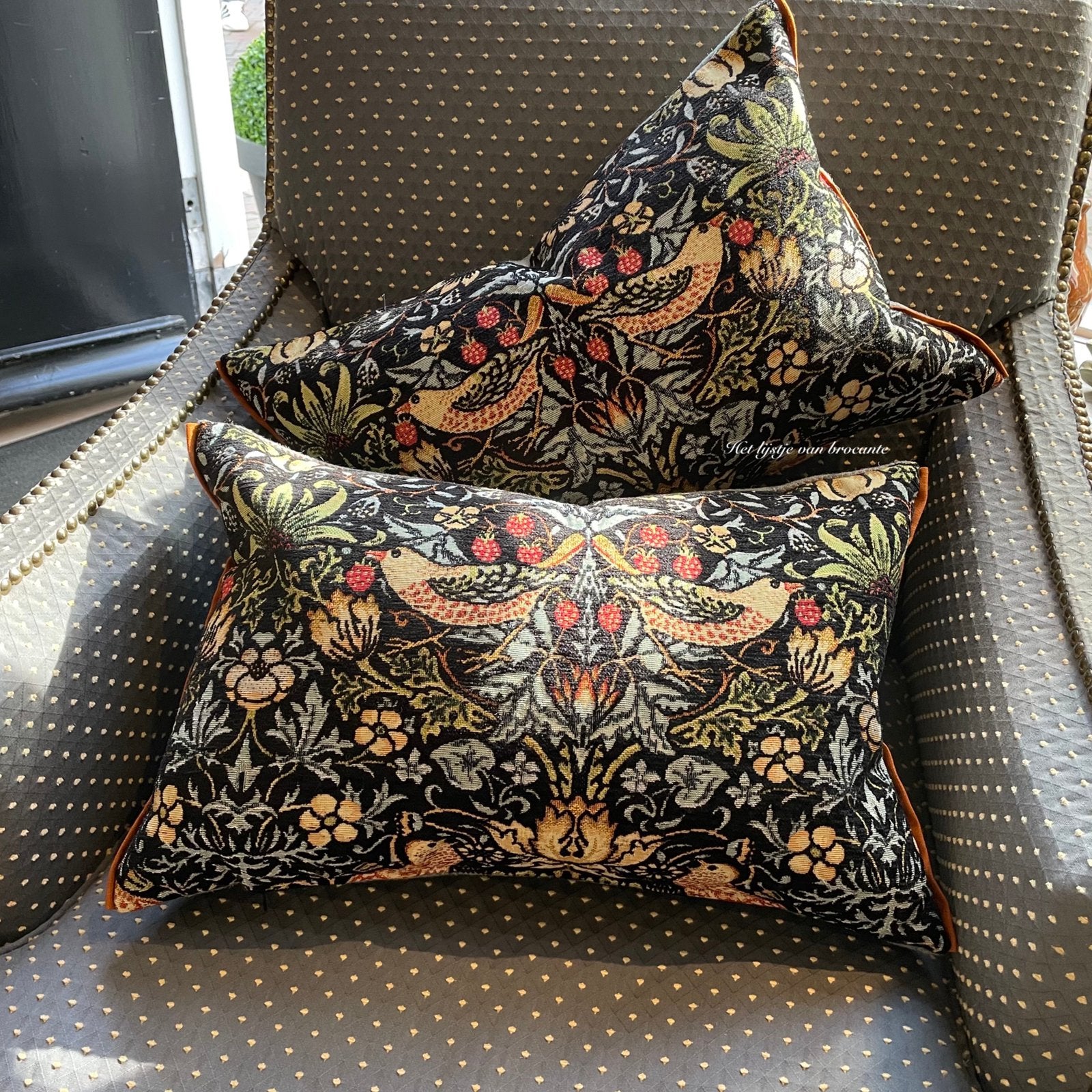 Handgemaakte kussen set William Morris StrawberryThief Tweed, Westdijk 41 3241 GT Middelharnis, Info@lijstjevanbrocante.nl, Ophalen of Verzenden