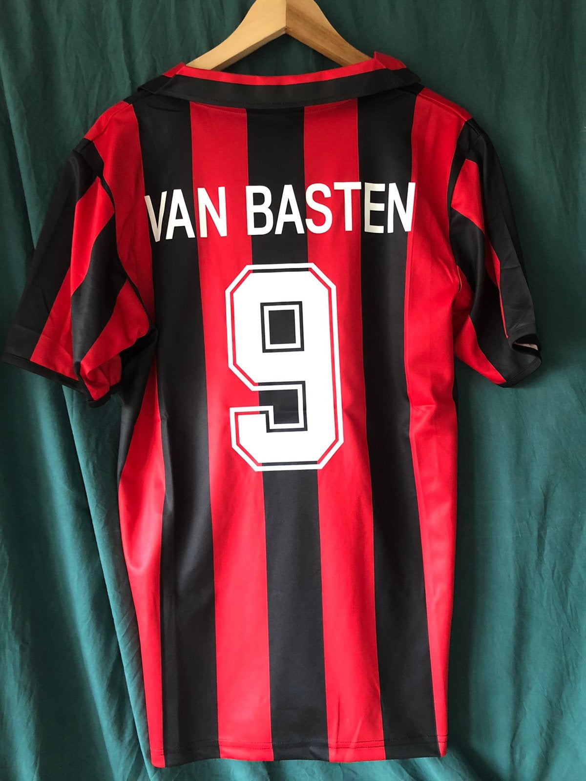 Van Basten AC Milan retro voetbalshirt maat M, Ophalen of Verzenden, Zo goed als nieuw, Shirt
