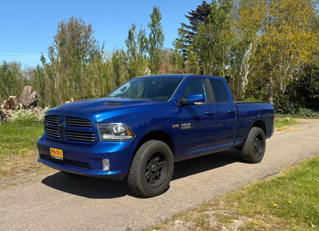 Dodge Ram 1500 5.7 Hemi V8 / 4x4 / Nieuwe Apk / MARGE, Automaat, 5654 cc, Blauw, Leder en Stof