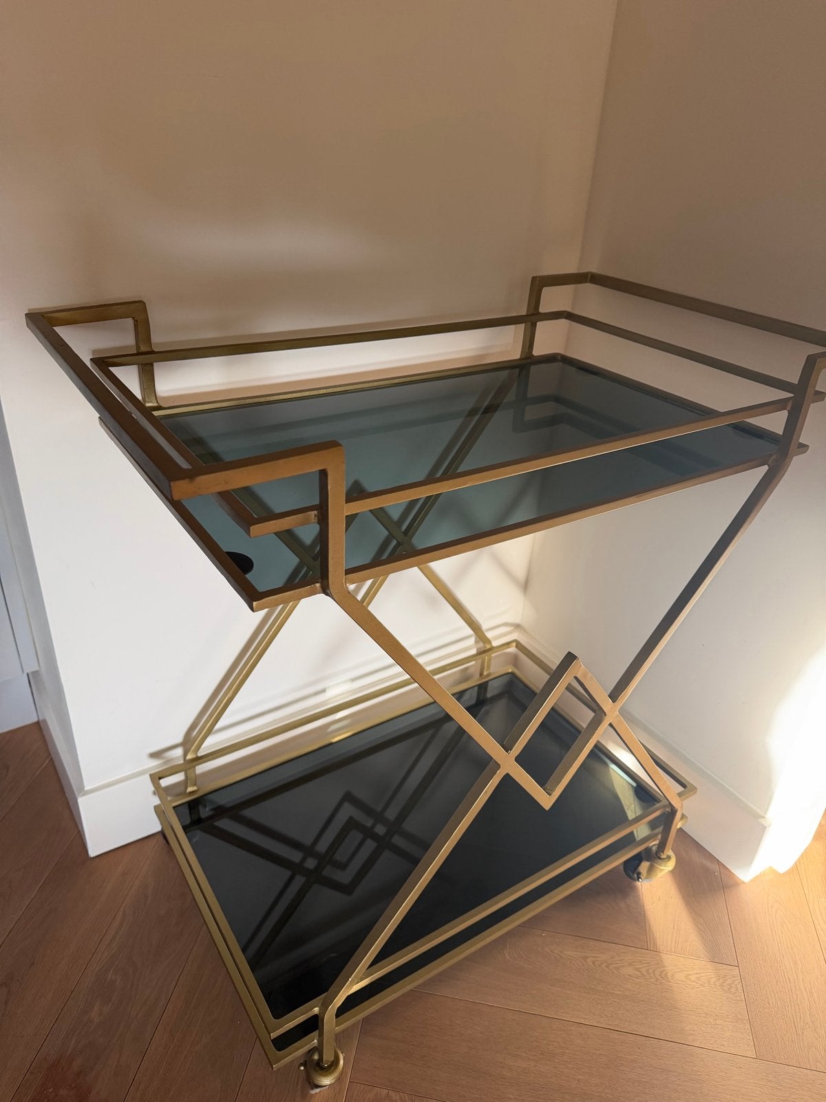 Gouden Barkar met Glazen Planken, Ophalen, Zo goed als nieuw