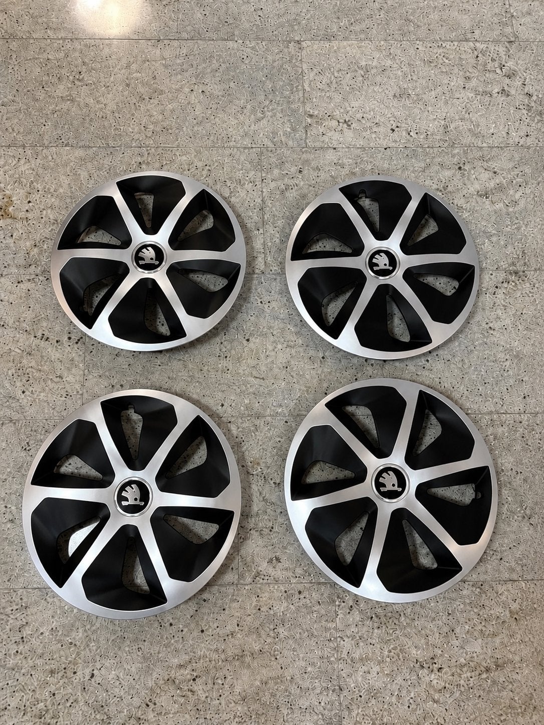 Skoda wieldoppen 14inch 15inch en 16inch, Auto diversen, Ophalen of Verzenden