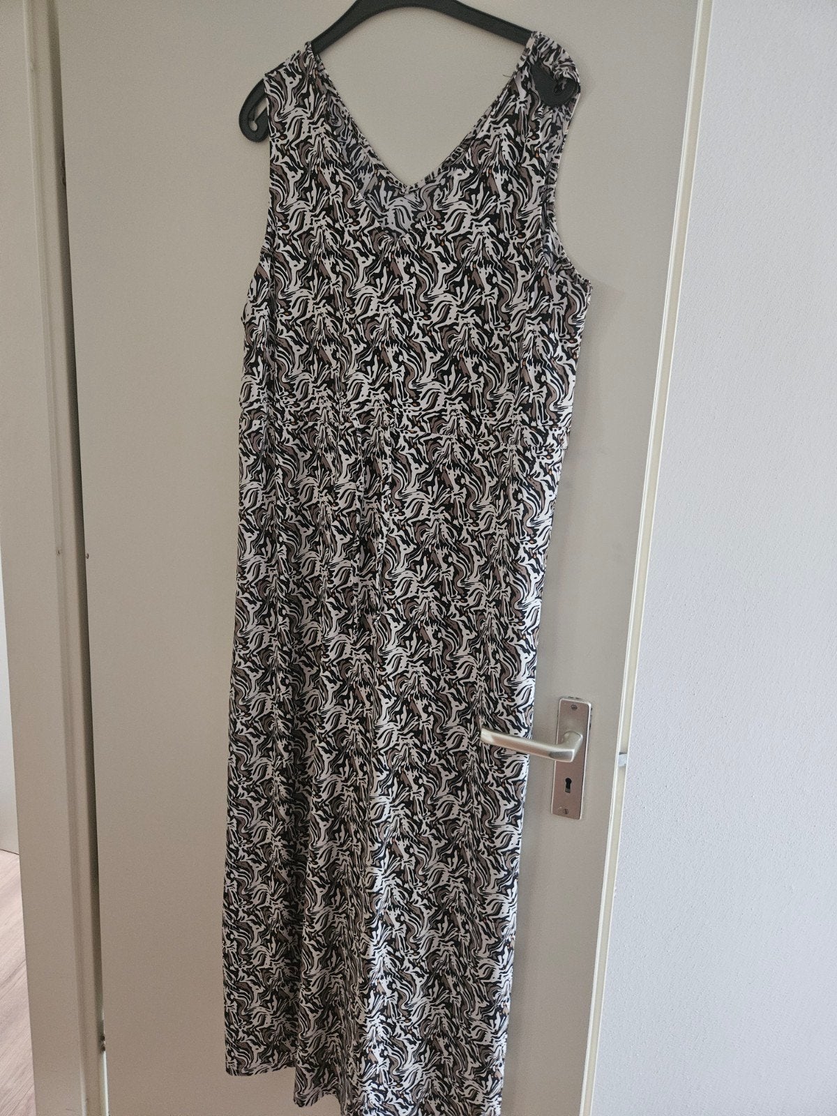 Maxi jurk G-maxx xl mt 42/44  beige ,Zwart, bruin, Kleding | Dames, Jumpsuits, Bruin, Maat 42/44 (L), Ophalen of Verzenden, Zo goed als nieuw