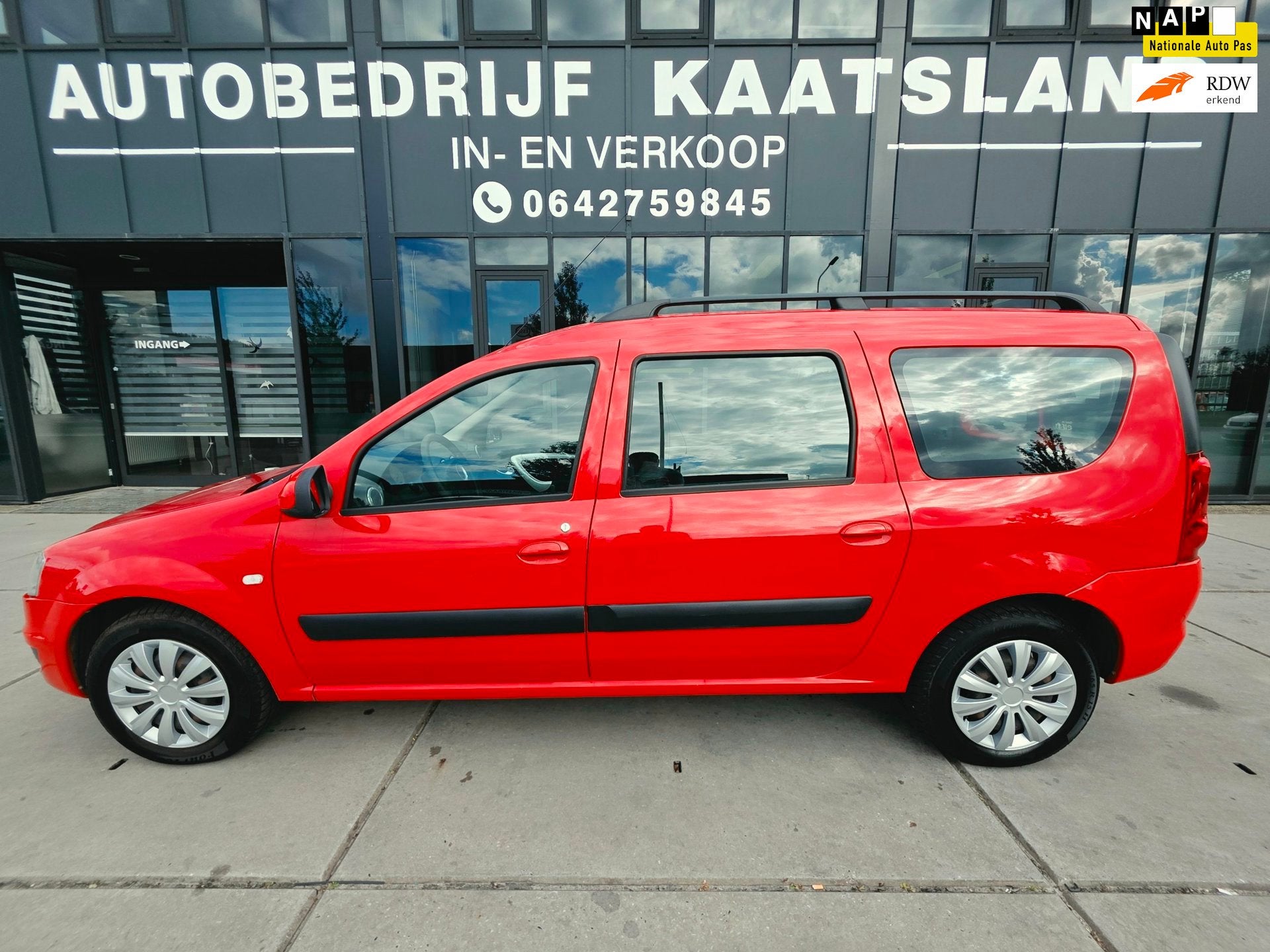 Dacia Logan MCV 1.6-16V Lauréate - Airco -, Auto's, Stof, Gebruikt, Zwart, 4 cilinders