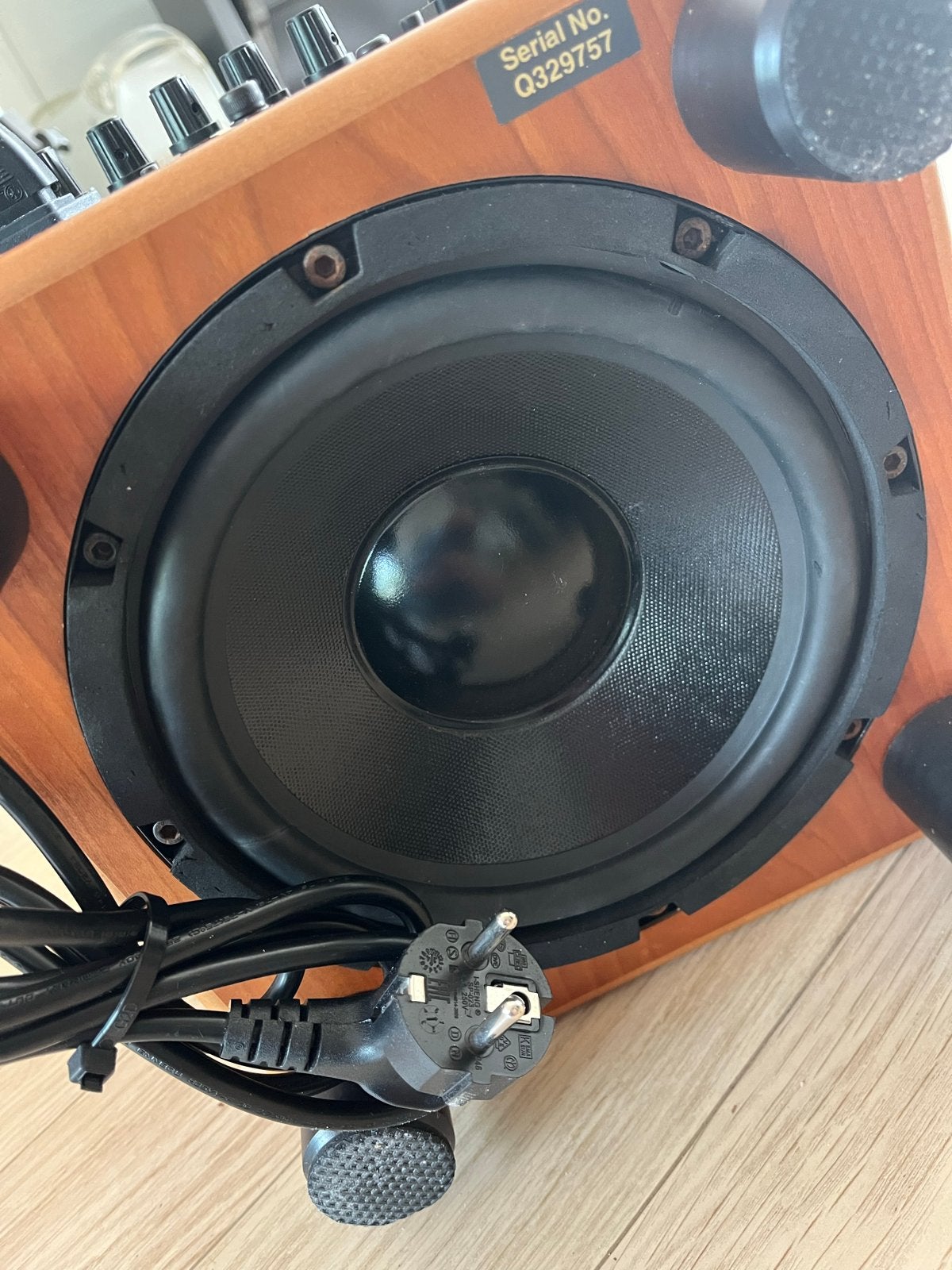 REL Quake Subwoofer, Audio, Tv en Foto, Overige merken, Subwoofer, Ophalen of Verzenden, Zo goed als nieuw