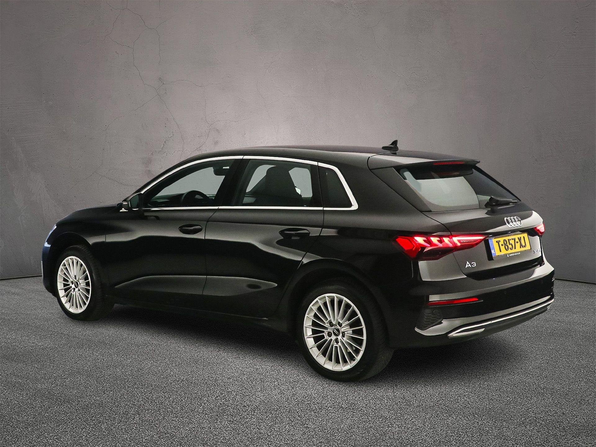 Audi A3 Sportback 30 TFSI Advanced edition | Apple/Android P, Stof, Zwart, Origineel Nederlands, Bedrijf