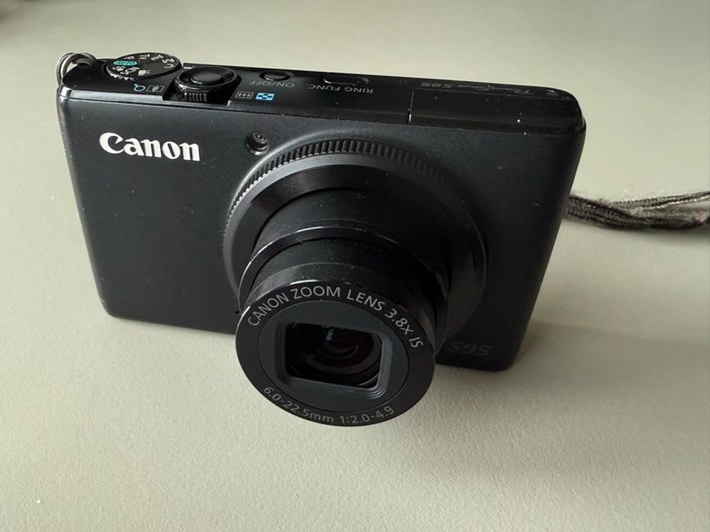 Canon PowerShot S95 compact camera in uitstekende staat, Audio, Tv en Foto, Fotocamera's Digitaal, Ophalen, Gebruikt, Canon, Compact