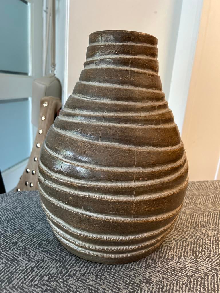 Gratis pot/vaas met uniek geribbeld design, Ophalen