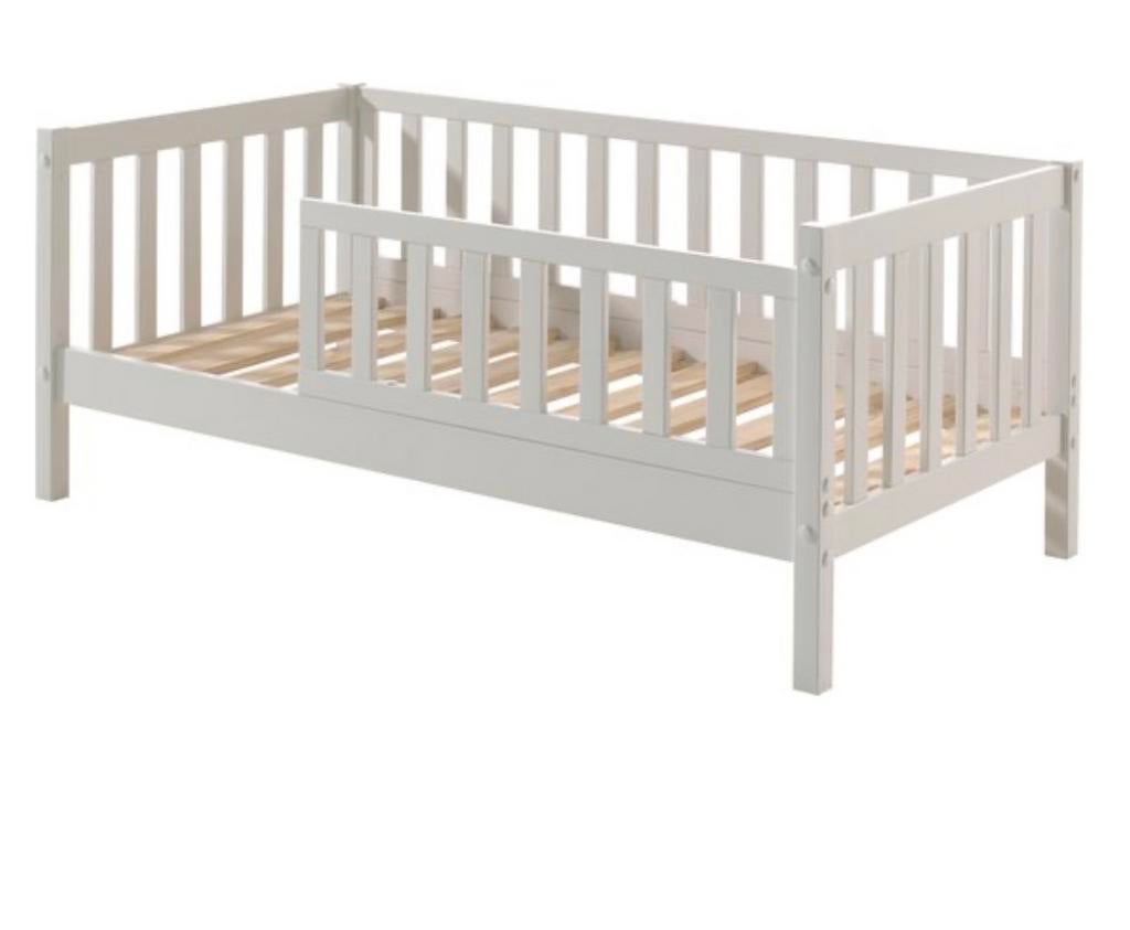 Peuterbed wit met hekje, Kinderen en Baby's, Kinderkamer | Bedden, 70 tot 85 cm, Zo goed als nieuw, Lattenbodem, 140 tot 160 cm