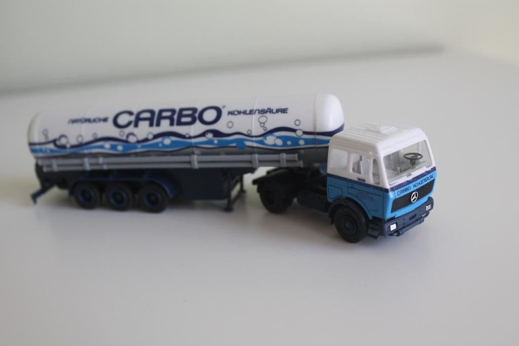 Albedo Mercedes met oplegger 'Carbo', Hobby en Vrije tijd, Modelauto's | 1:87, Ophalen of Verzenden, Zo goed als nieuw, Bus of Vrachtwagen