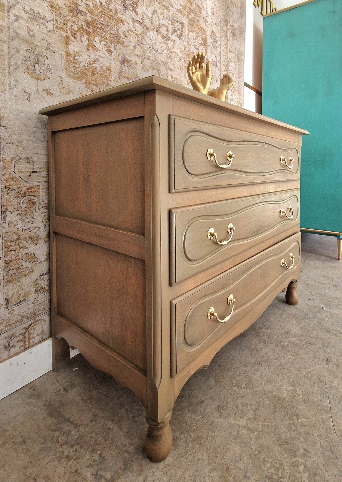 Franse commode/ Houten dressoir/ Queen anne ladekastje, Donyavimin@gmail.com, Mina Donyavi Meubels, Zo goed als nieuw, 3 of 4 laden
