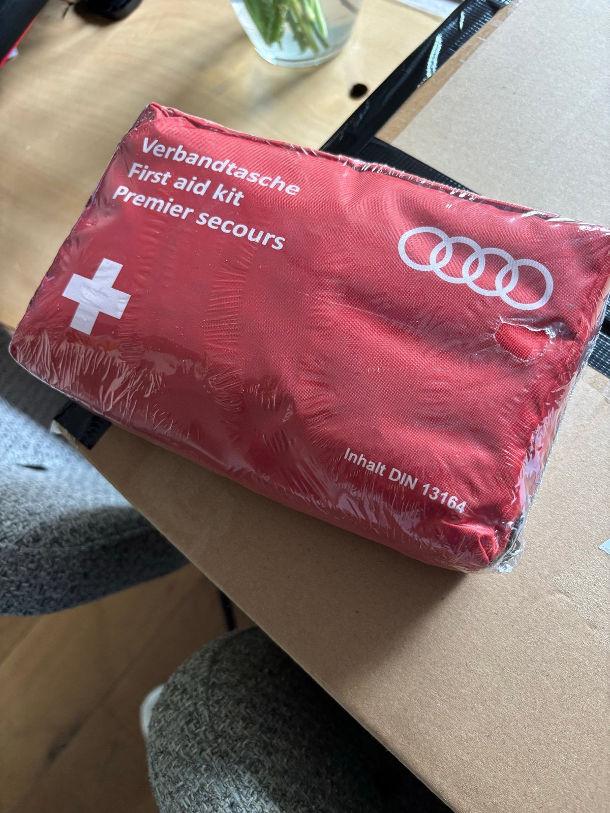 Originele Audi EHBO kit - Nieuw in plastic, Ophalen of Verzenden, Nieuw