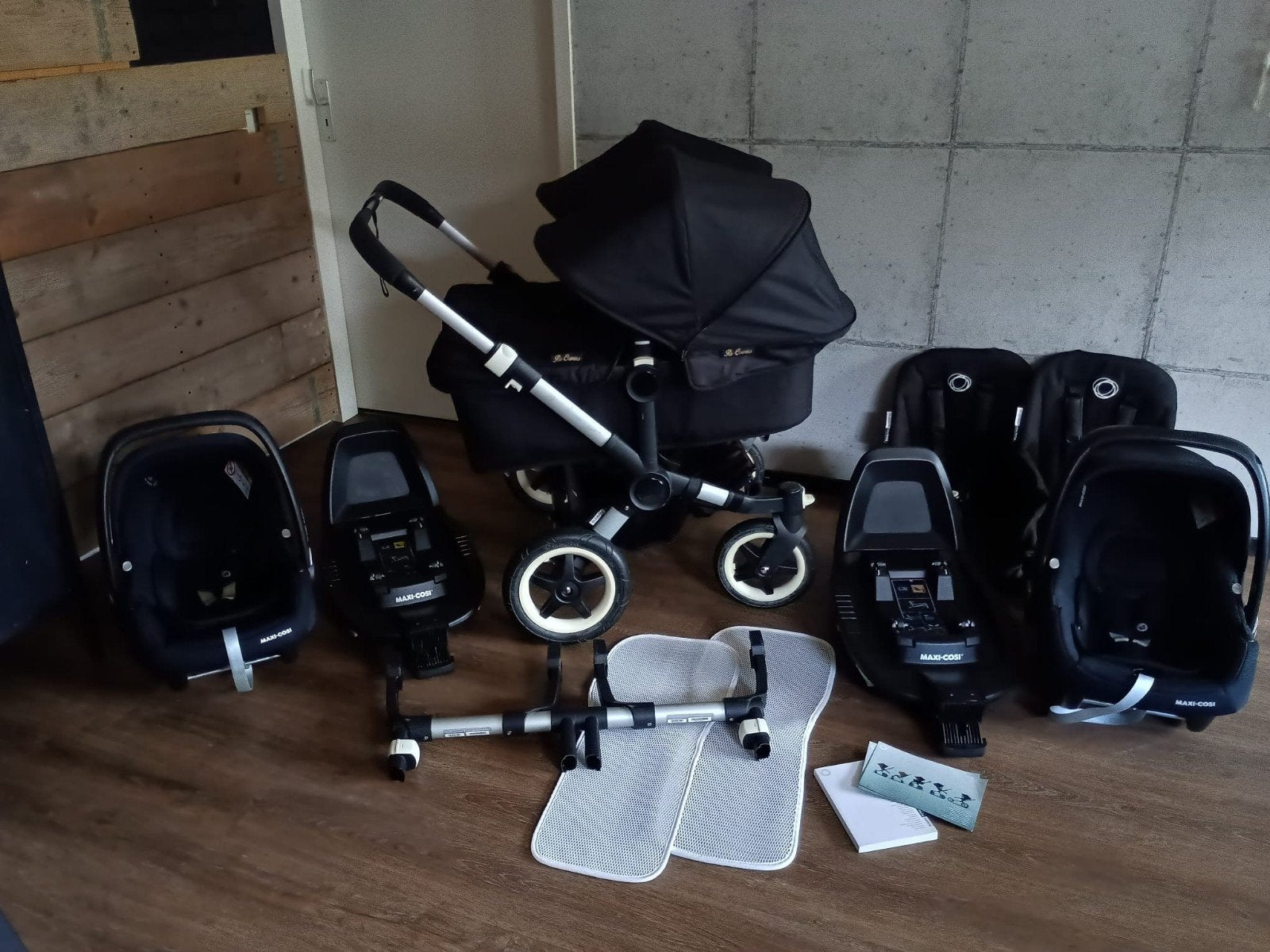 Bugaboo Donkey Black Tweeling! Familyfix2 bases &Maxi Cosi's, Ophalen, Zo goed als nieuw, Kinderwagen of Buggy