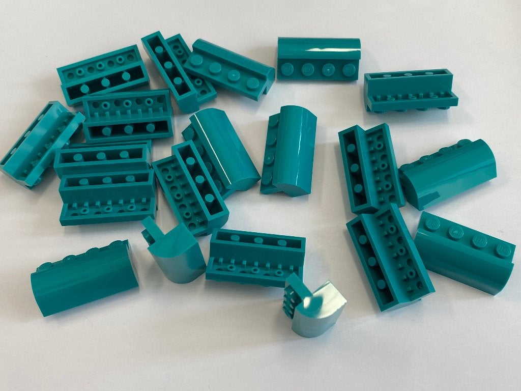 Partij 20x nieuwe 2x4x1 Lego gebogen stenen, diverse kleuren, Overige thema's, Lego, Nieuw, Ophalen of Verzenden