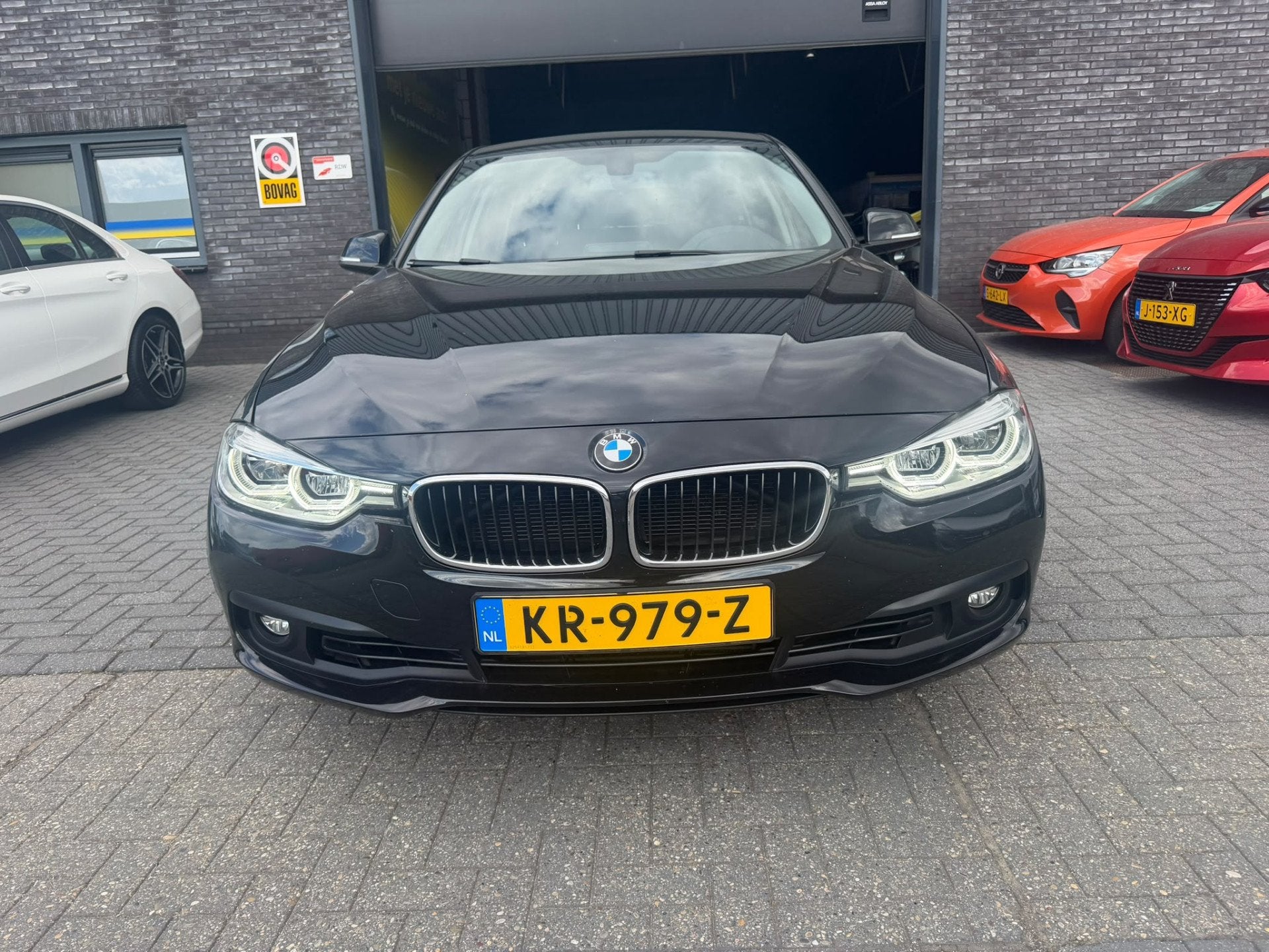 BMW 3 Serie Touring 318i Centennial Executive | 3/6 OF 12 MN, Auto's, Automaat, Gebruikt, Euro 6, 1465 kg