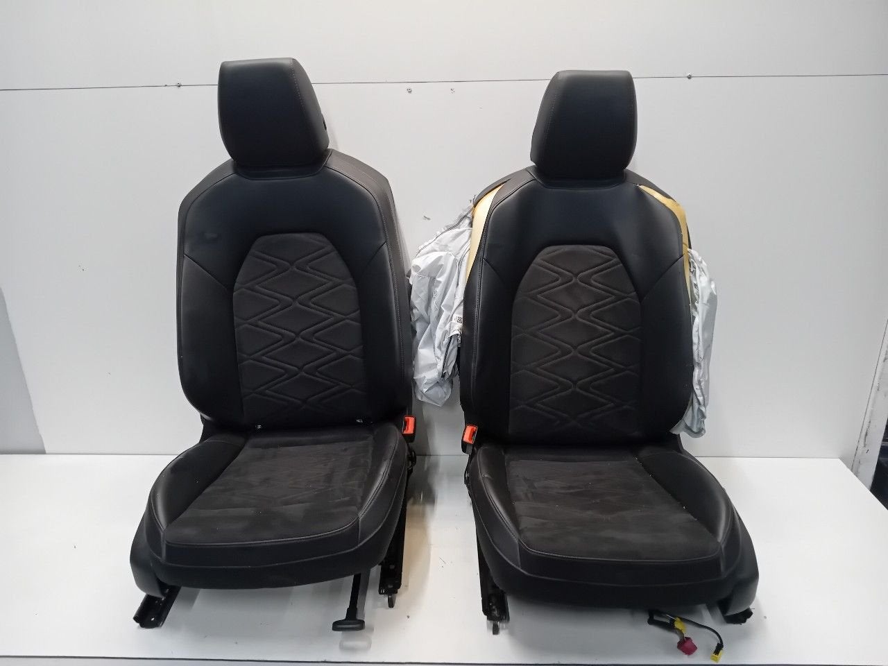 Interieur Seat Leon, Onderdelen@venauto.nl, Van der Ven Autorecycling B.V., Gebruikt, Ettenseweg 76, 4706 PB Roosendaal, The Netherlands