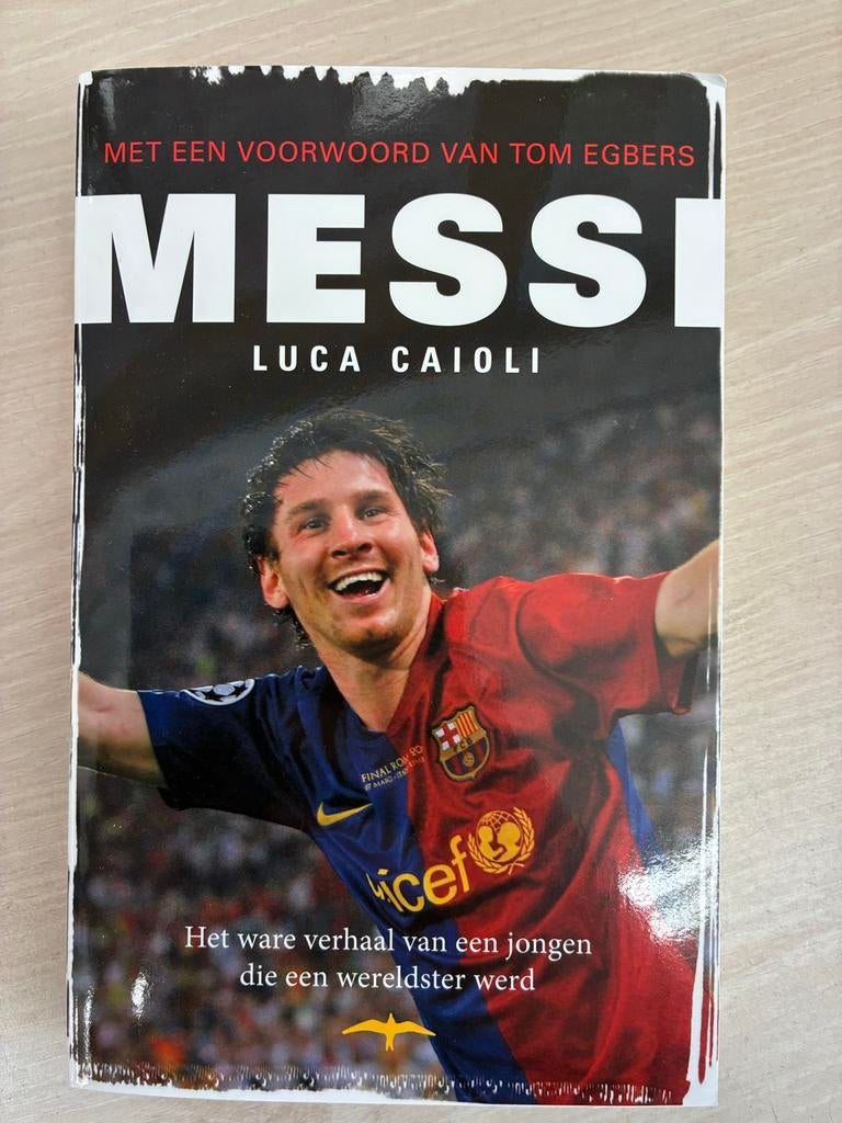 Boek: Messi - Het ware verhaal van een jongen die een wereld, Ophalen of Verzenden, Gelezen, Balsport