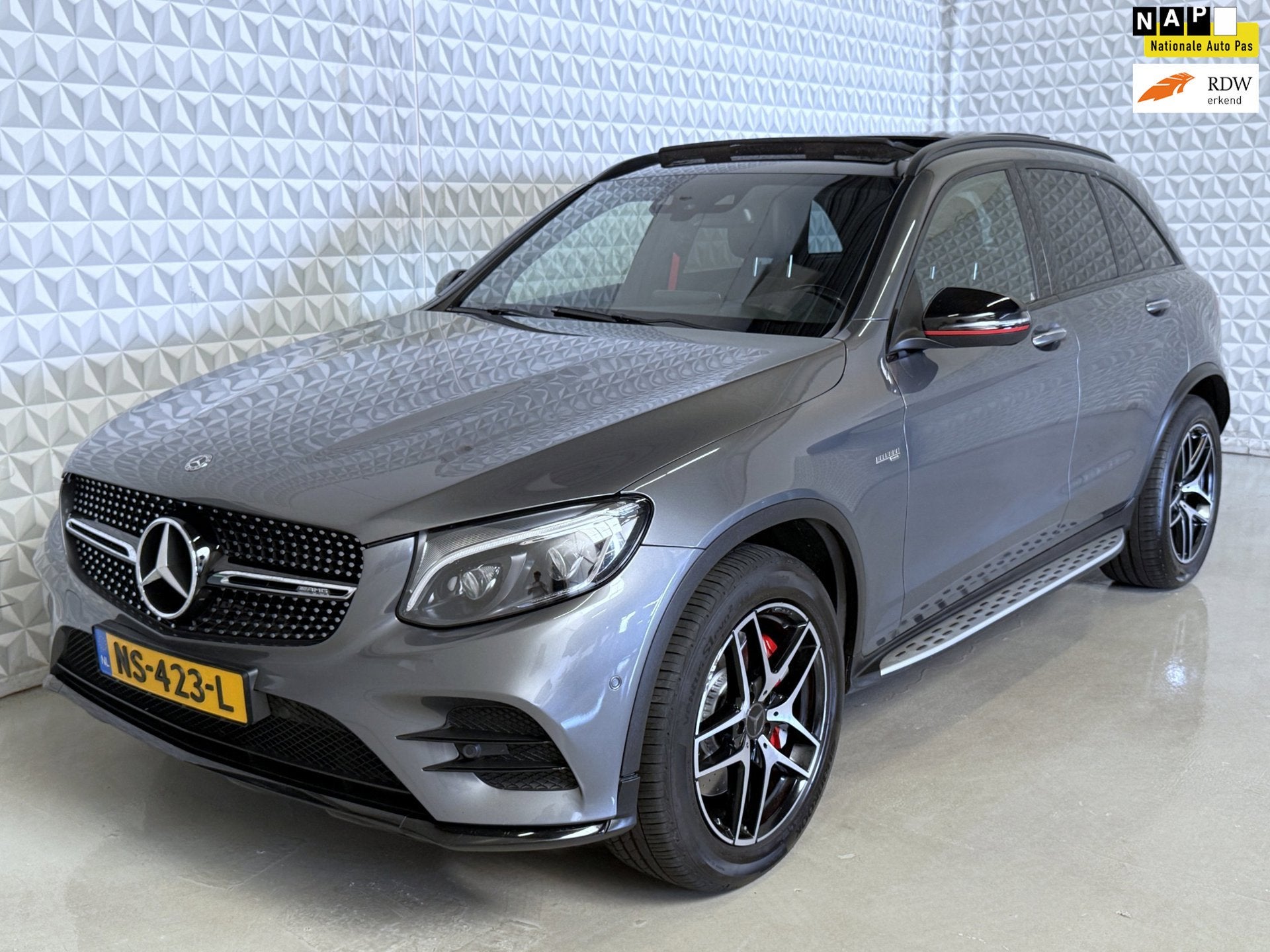 Mercedes-Benz GLC-klasse AMG 43 4MATIC / Dealer onderhouden!, Auto's, Automaat, Gebruikt, 367 pk, 2996 cc