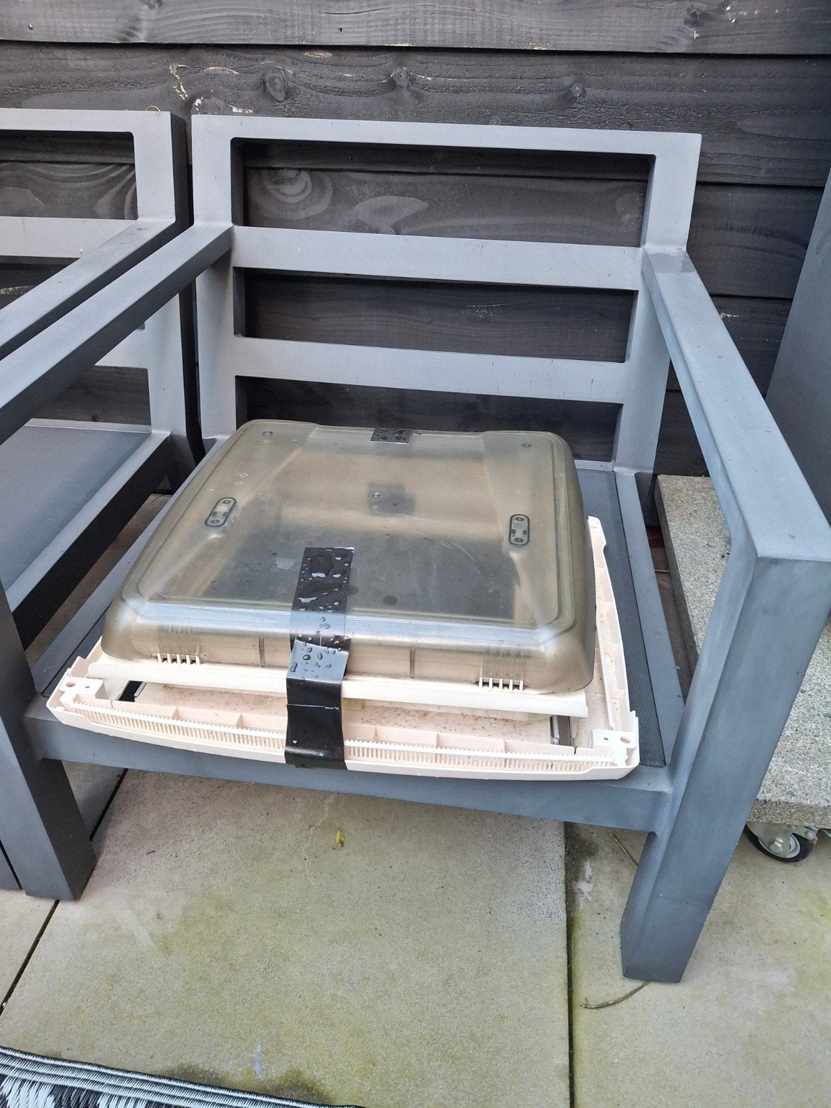 Dakluik 40x40 caravan/camper, Ophalen, Gebruikt