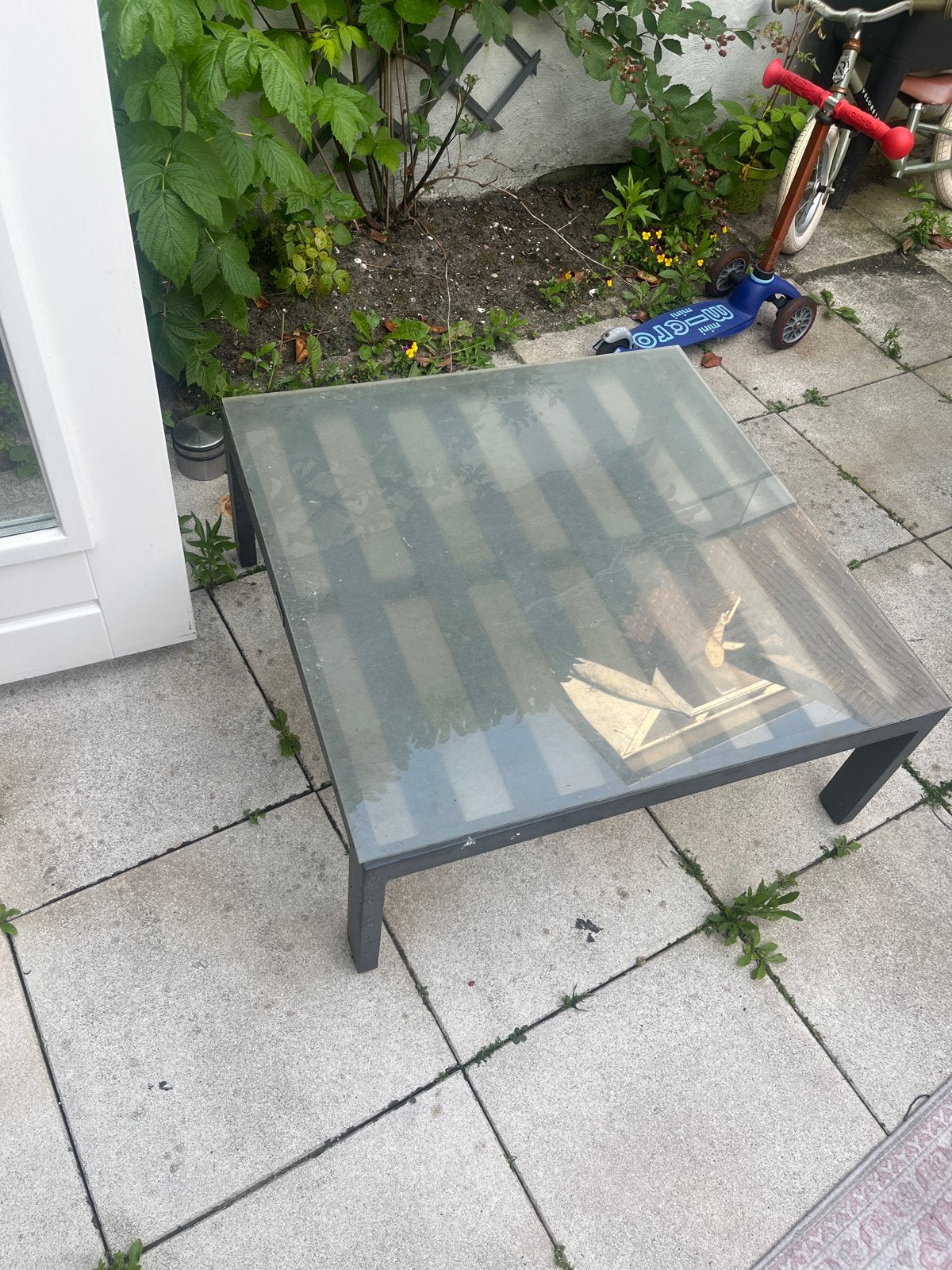 Glazen tuintafel met metalen frame, Ophalen, Gebruikt, Vierkant, Metaal