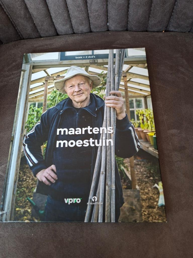 Maartens Moestuin - Boek + 2 DVD's, Boeken, Advies, Hulp en Training, Zo goed als nieuw, Ophalen of Verzenden