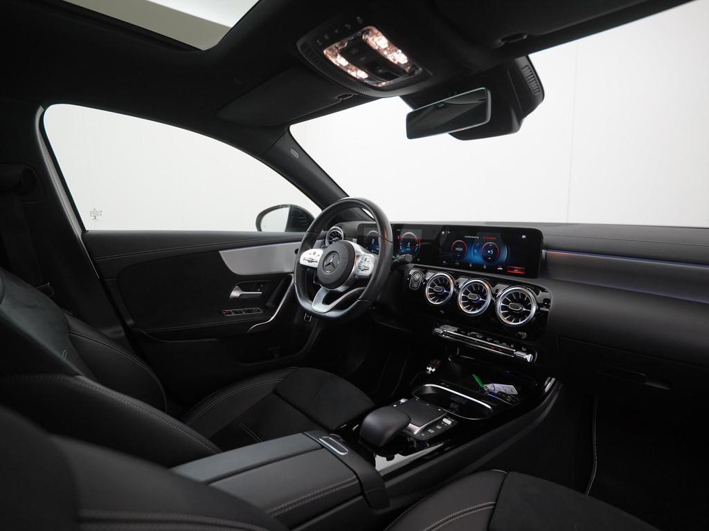 Mercedes-Benz A-klasse 250e AMG Night | Panoramadak | Widesc, Auto's, Mercedes-Benz, 12 maanden, Gebruikt, Euro 6, 4 cilinders