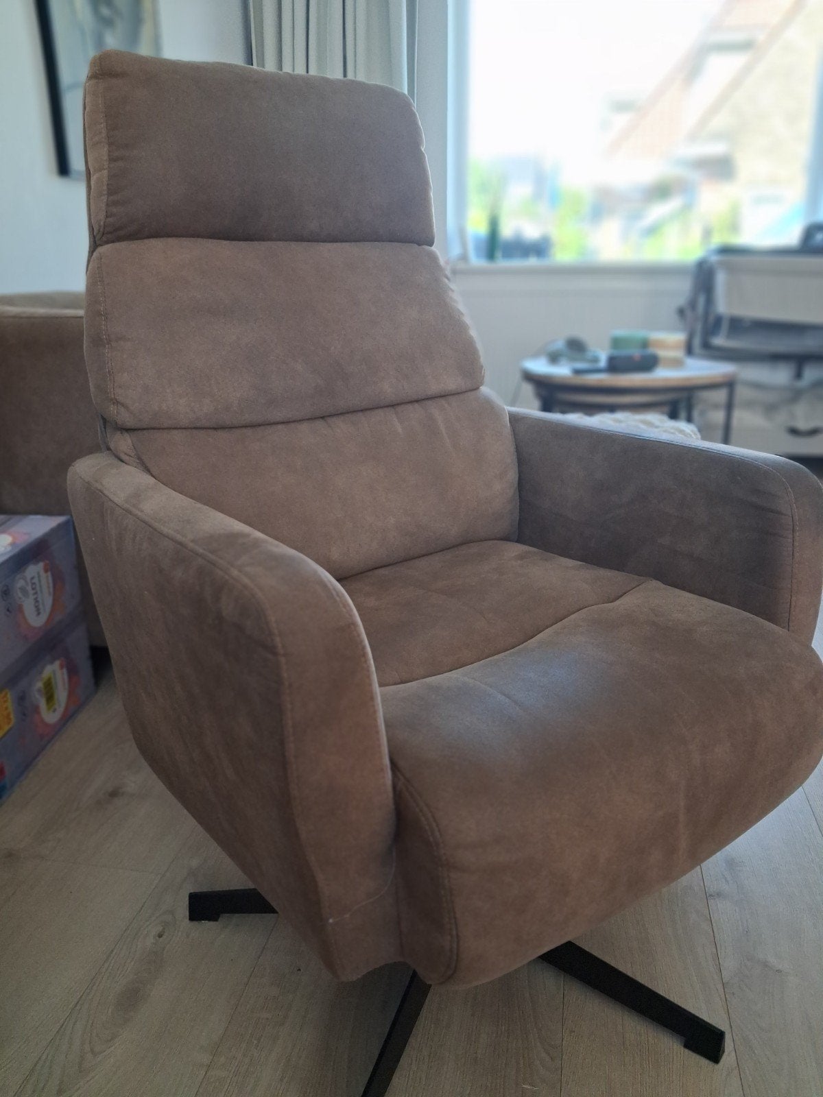 Comfortabele relaxstoel met voetensteun - Bruin, Huis en Inrichting, Fauteuils, Ophalen, 75 tot 100 cm
