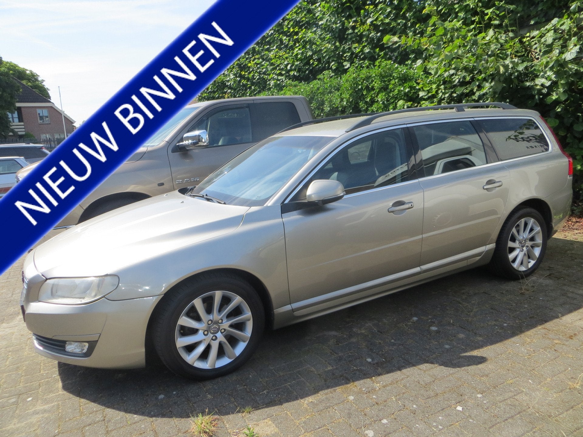 Volvo V70 2.0 T5 Summum-245PK-NETTE AUTO NWE APK+GARANTIE, 4 cilinders, 1969 cc, 1565 kg, 750 kg