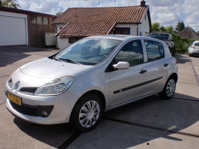 Renault Clio 1.2 16V 55KW AIRCO 5DRS PANORAMADAK APK 8-2027, 535 kg, Gebruikt, 4 cilinders, Origineel Nederlands
