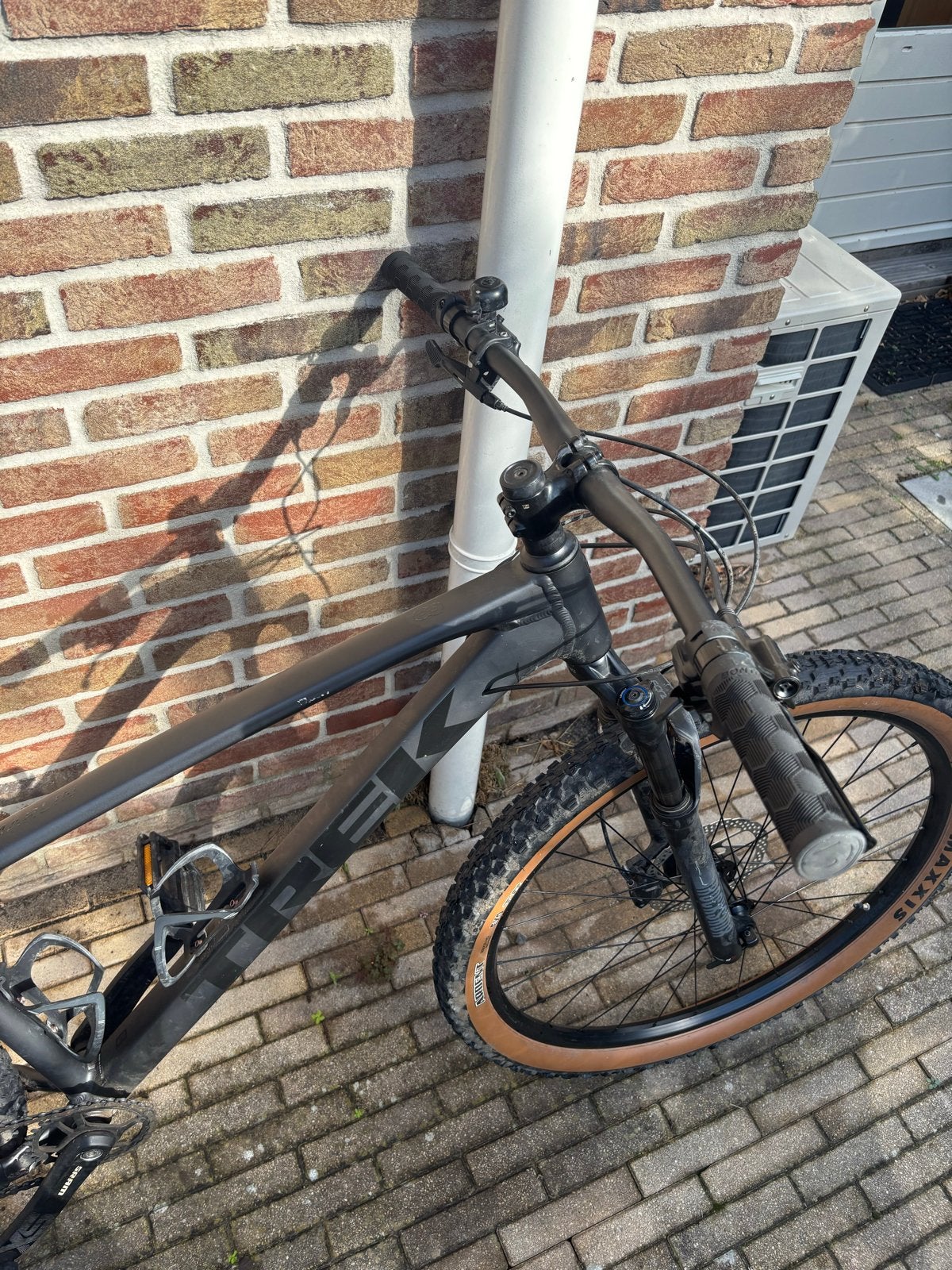 Foto 10 van Trek X-Caliber 8 2023 Satin Lithium Grey 29 inch