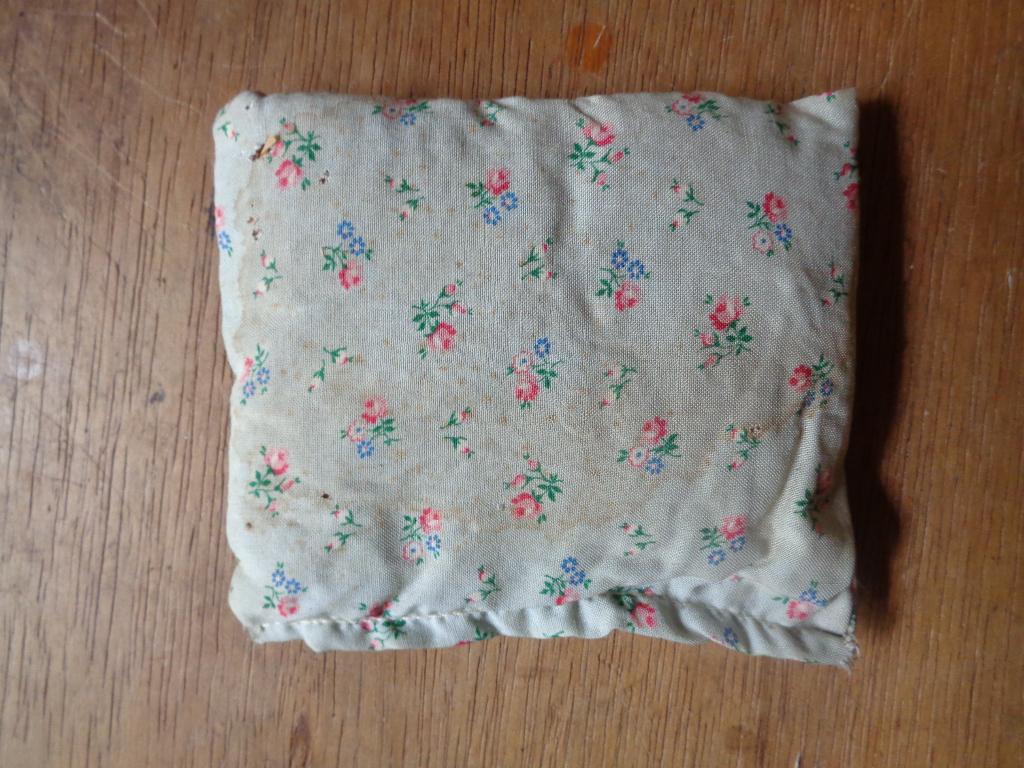 Vintage poppenkussentje zaagsel, Antiek en Kunst, Antiek | Speelgoed, Ophalen of Verzenden