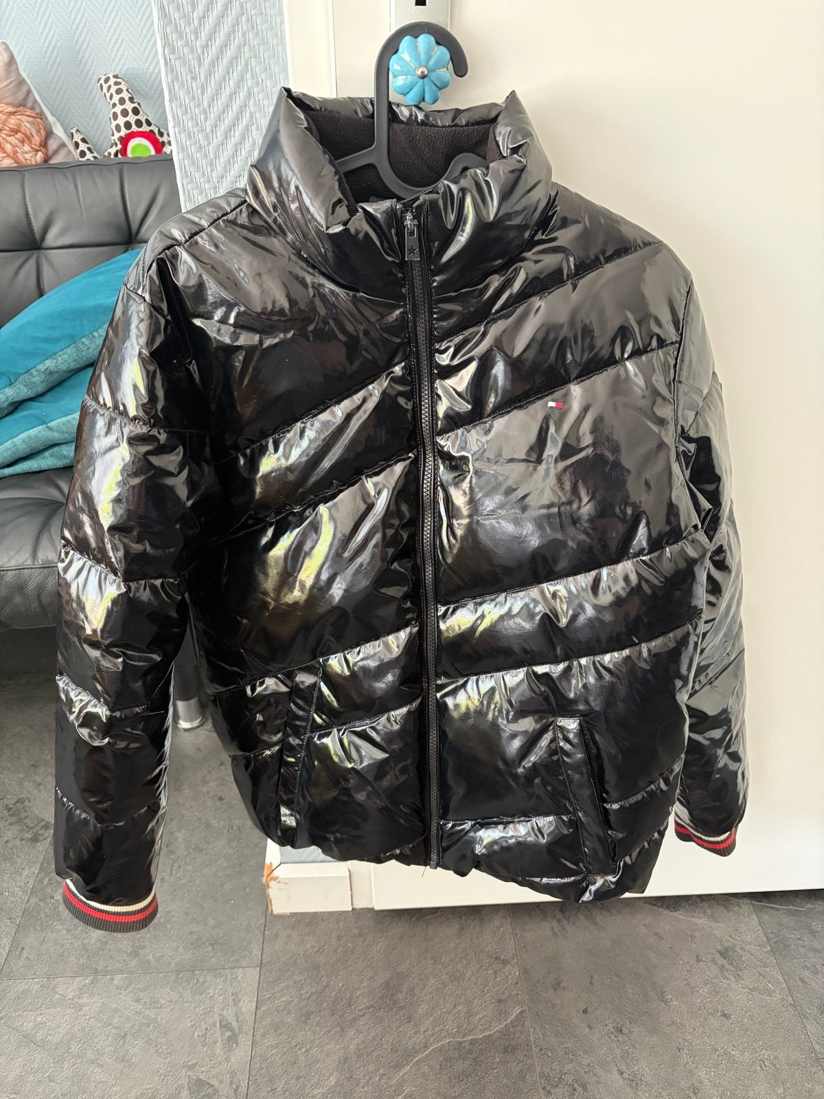 Tommy Hilfiger Puffer Jas Zwart glazend. Uitstekende staat, Ophalen of Verzenden, Zo goed als nieuw, Maat 36 (S), Zwart