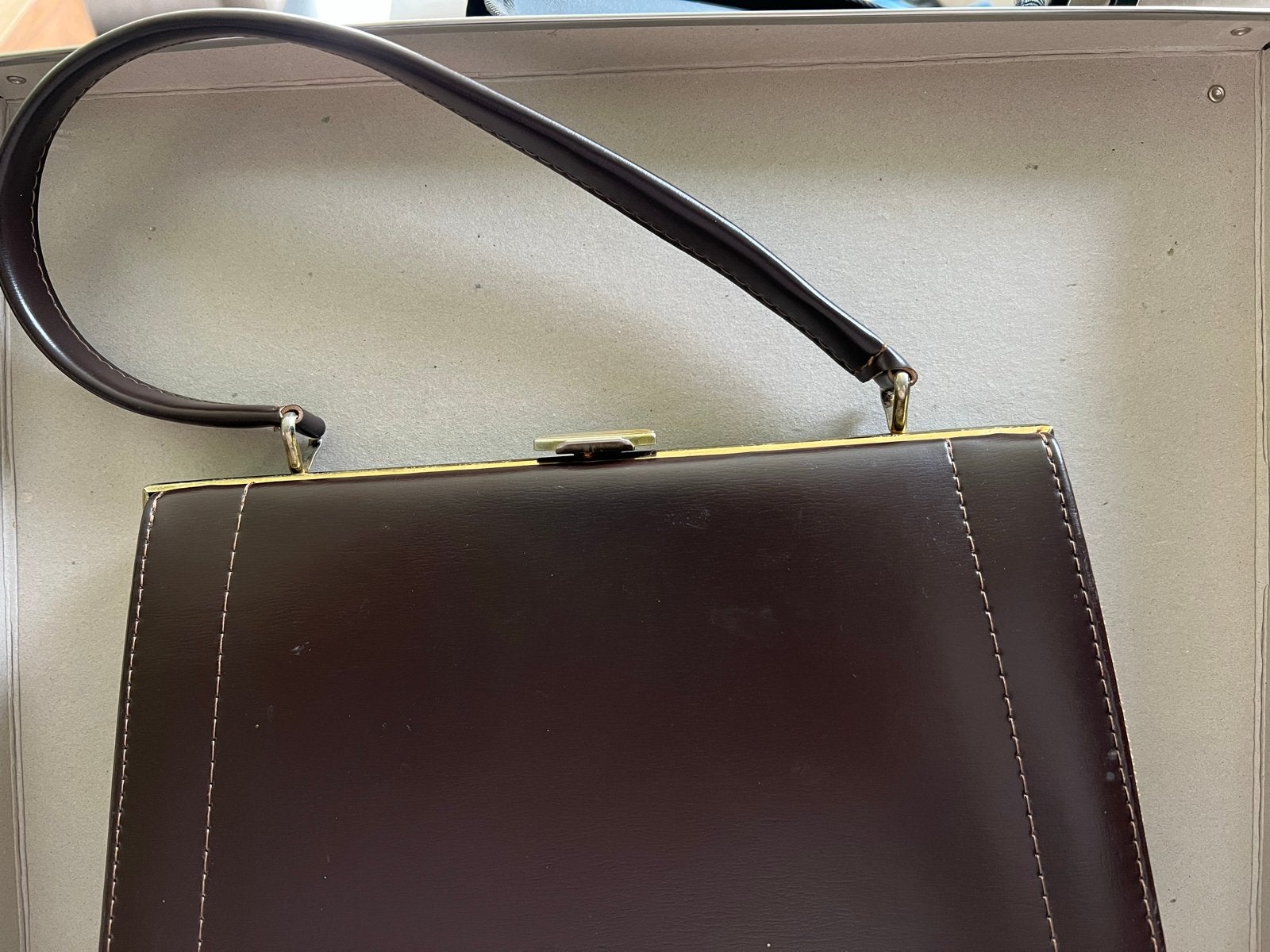 Vintage Bruine Handtas met Goud kleurige sluiting, Ophalen of Verzenden, Gebruikt, Bruin, Handtas