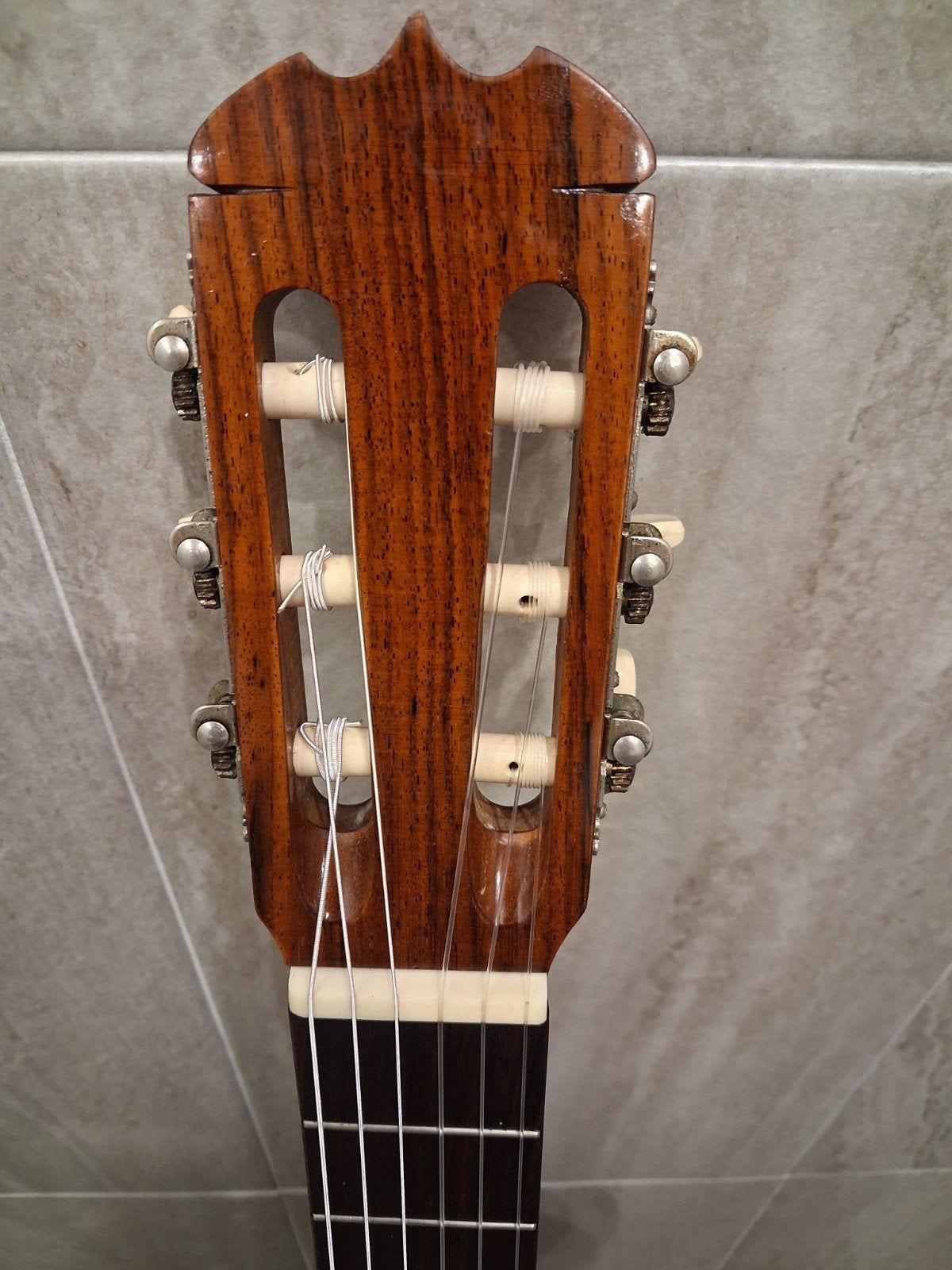 Foto 9 van Vintage Japanse Avora A550 klassieke gitaar 1970 topstaat.