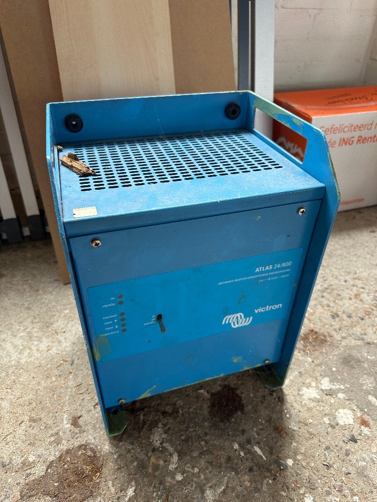 Victron Atlas 24/600 omvormer, Ophalen, Gebruikt, Kabel of Apparatuur