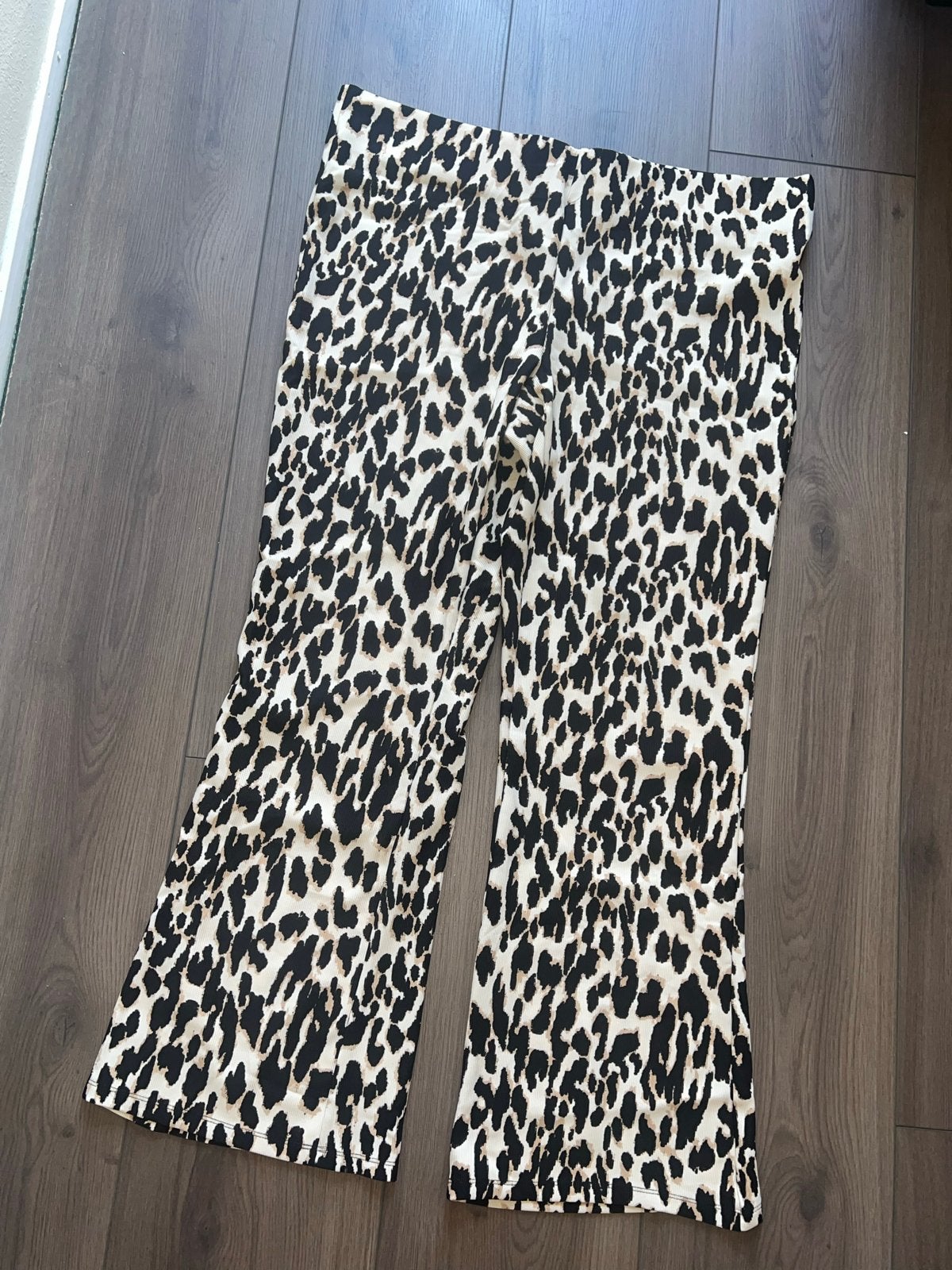 Nieuwe Luipaard Print Flared Broek Dames Maat 50/52, Ophalen of Verzenden, Nieuw, Meerkleurig, Broek of Spijkerbroek