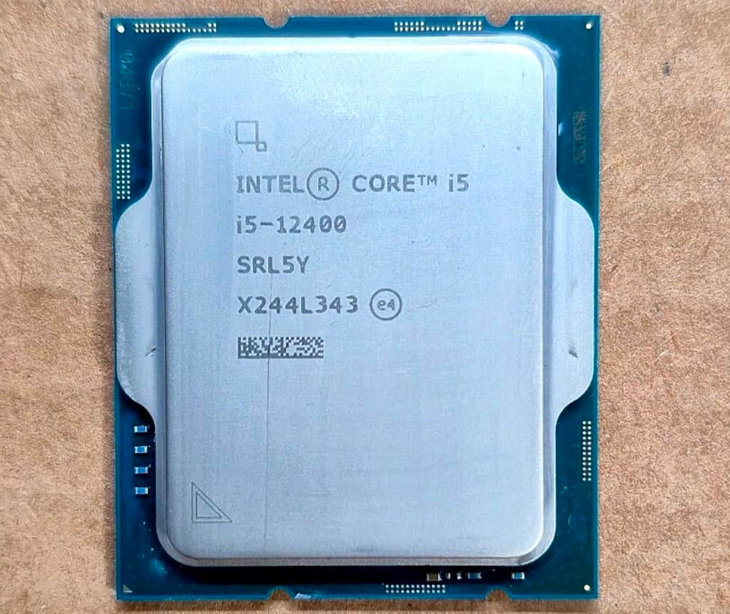 Intel Core i5-12400 Processor - Nieuwstaat, Computers en Software, Processors, Zo goed als nieuw, 6-core, 3 tot 4 Ghz, Ophalen