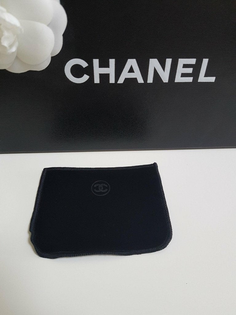 Chanel fluwelen make-up hoesje klein, Sieraden, Tassen en Uiterlijk, Uiterlijk | Cosmetica en Make-up, Ophalen of Verzenden, Zo goed als nieuw