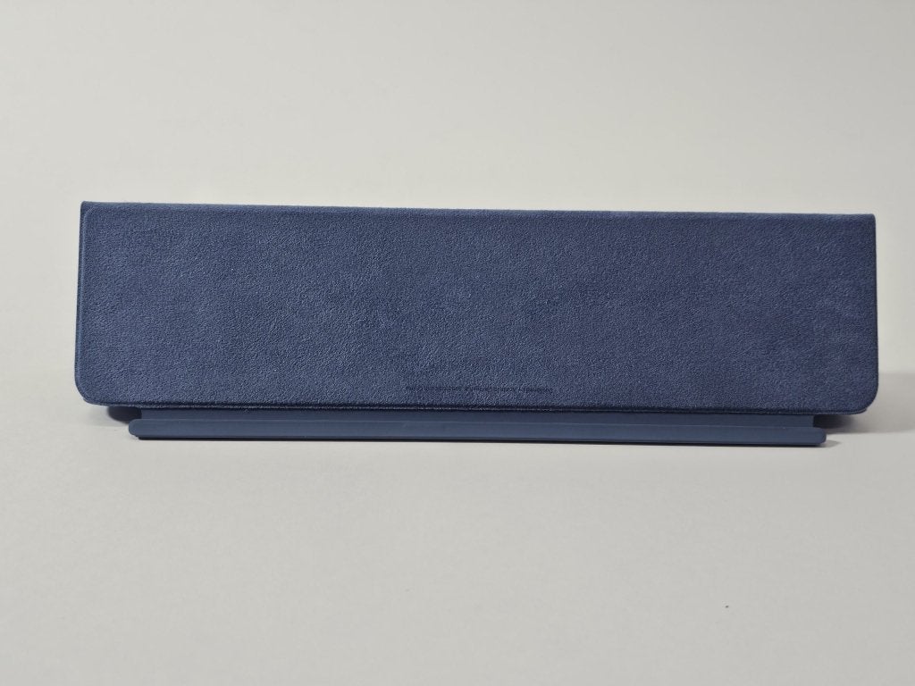 Apple Smart Cover - Alaskan Blue - iPad 10.2/Air 3/Pro 10.5, Apple Distribution International, Contactus.ie@euro.apple.com, Hollyhill Industrial Estate 23, YK84 Cor, Ierland