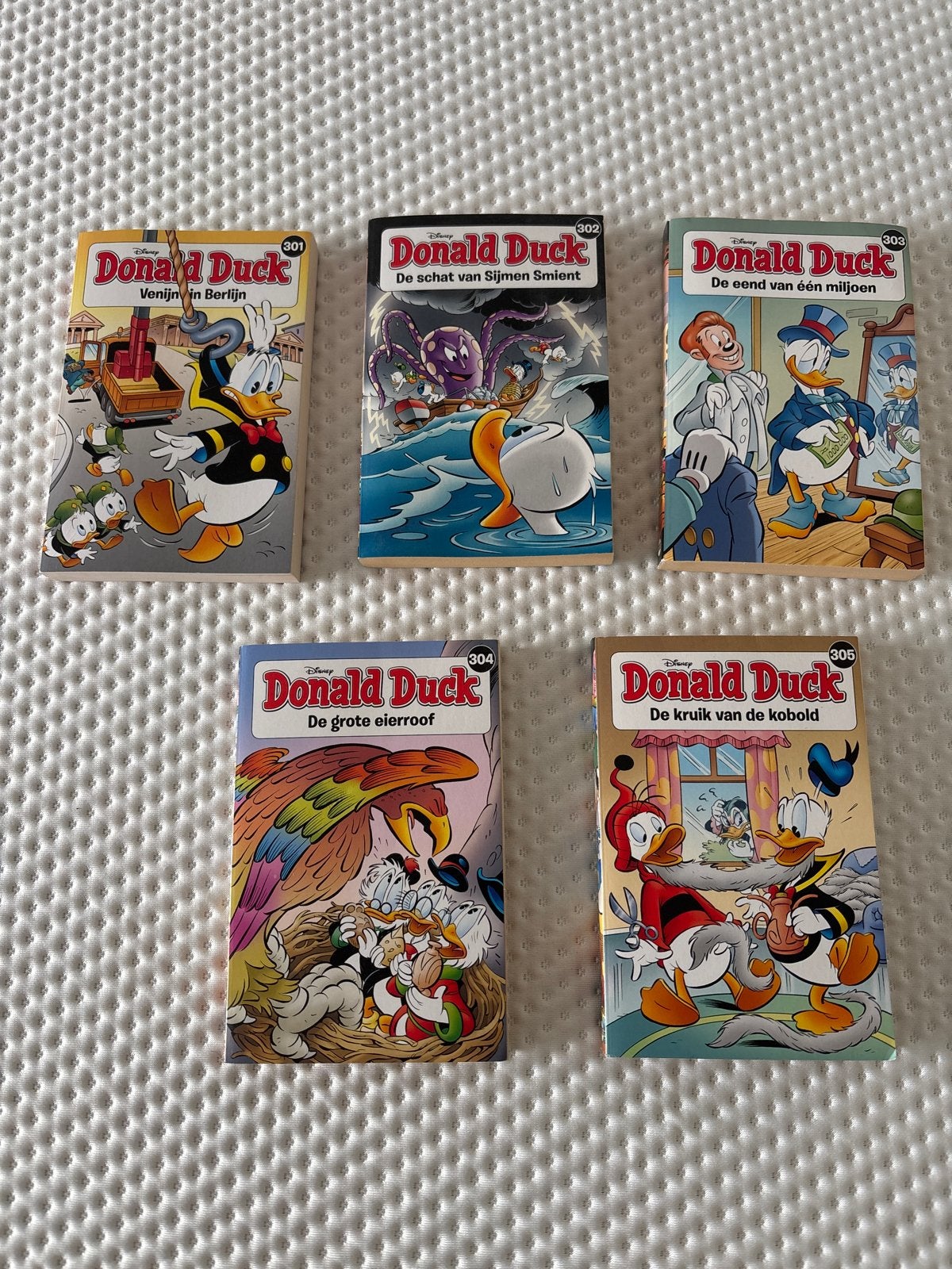 Donald Duck stripboeken -reeks 301-305, Boeken, Complete serie of reeks, Ophalen of Verzenden, Gelezen