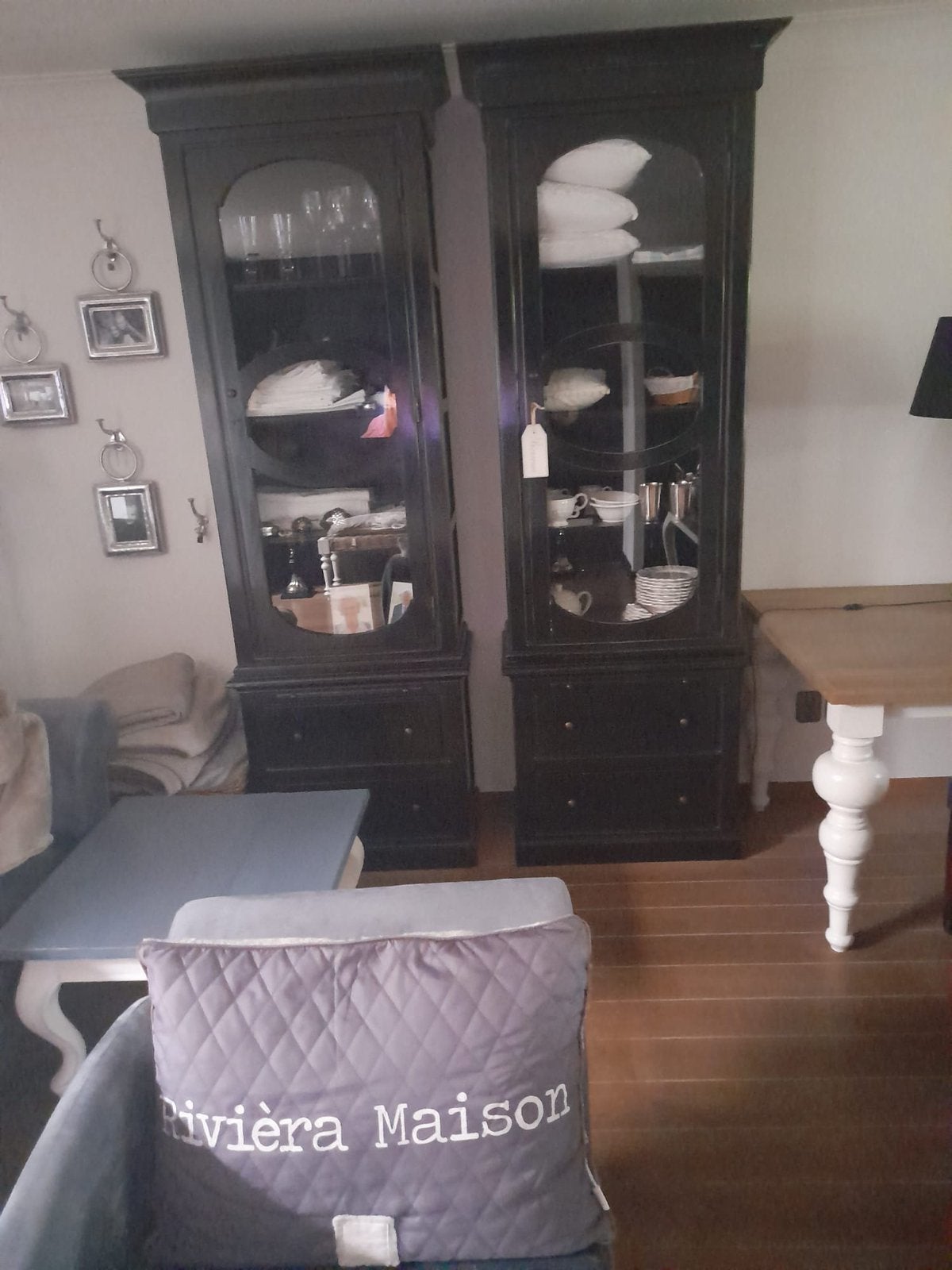 Kast/vitrine/hoge kast/staande kast, Ophalen of Verzenden, Zo goed als nieuw, 25 tot 50 cm, 150 tot 200 cm