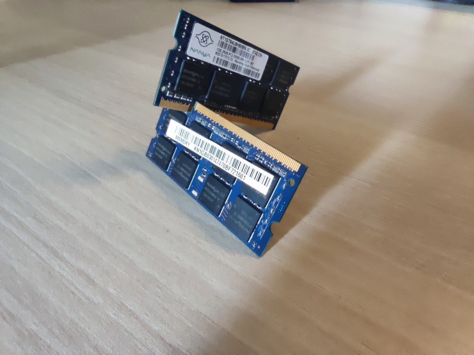 Nanya 1GB DDR2 RAM Geheugen voor Laptop (2 stuks), Gebruikt, Ophalen of Verzenden, DDR2, 2 GB